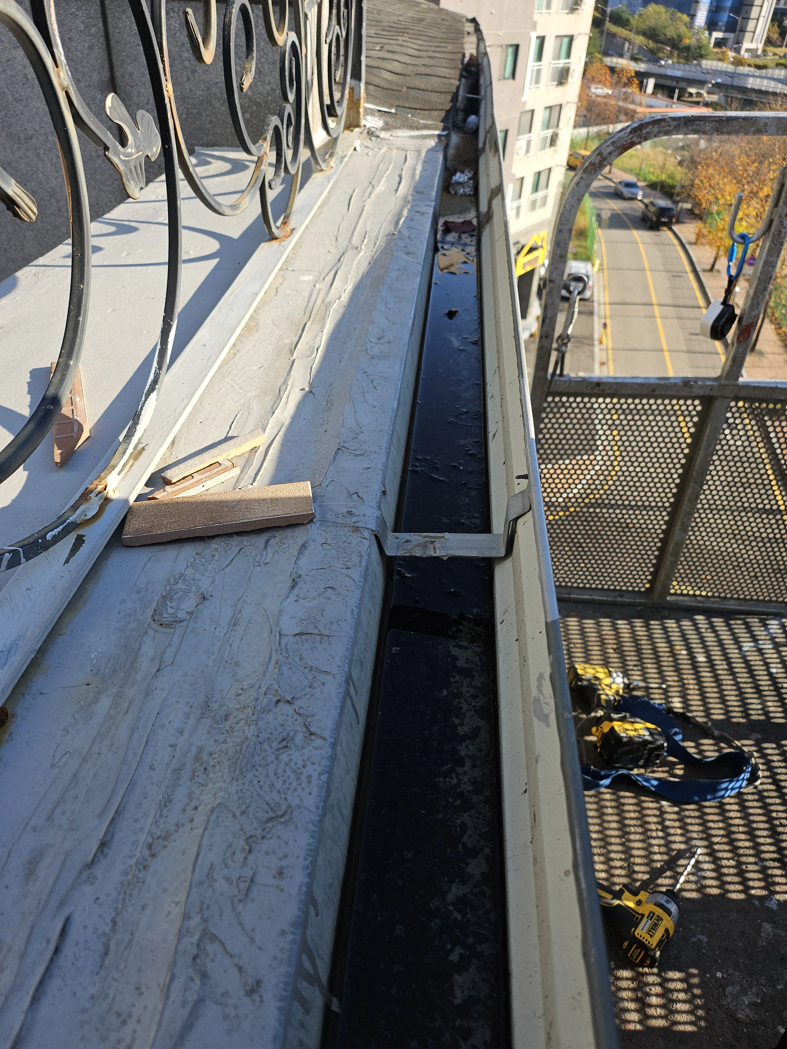 지붕 물받이 교체 1 전