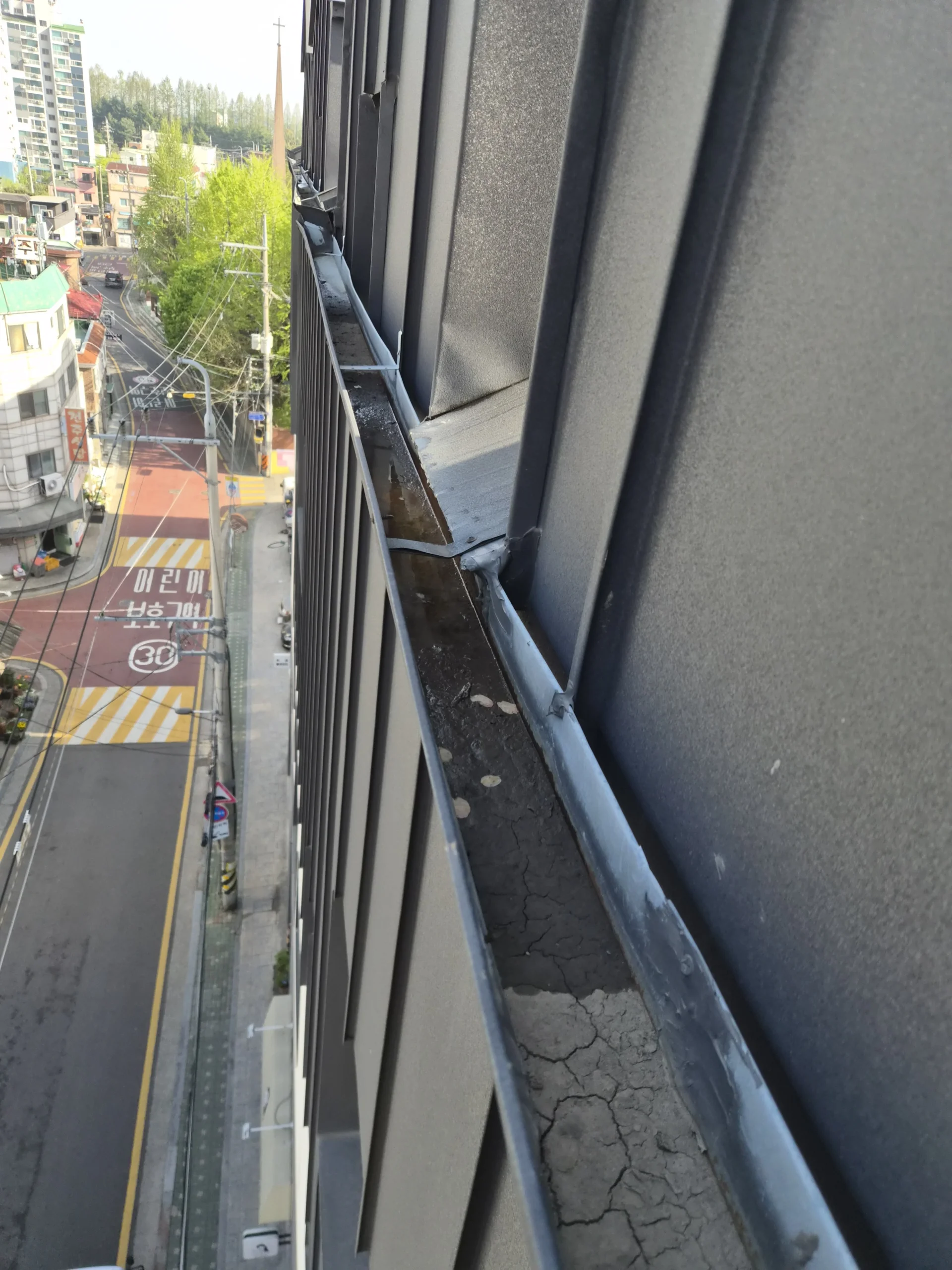 지붕물받이교체 시공 전 현장 사진 1 — 드레인 웍스